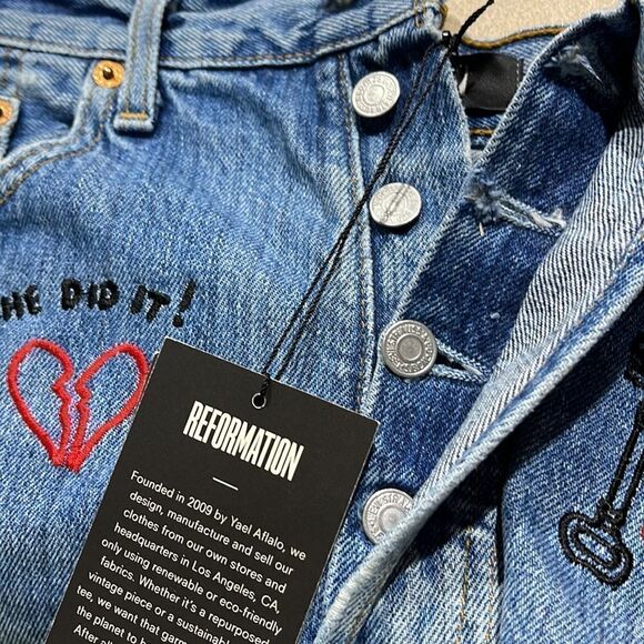REDONE Reformation Vintage Levi’s embroidered high rise jean shorts size 26 NWT - Picture 3 of 14
